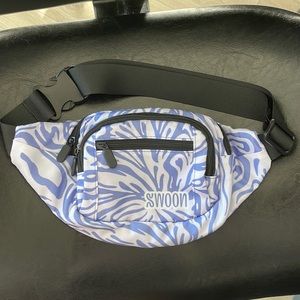 EMMA CHAMBERLAIN Swoon Blue & White Fanny Pack